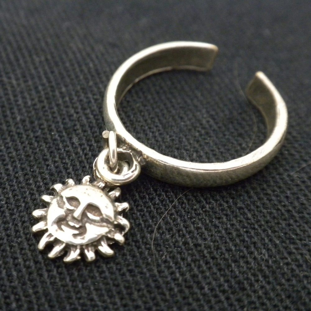 Sun SterlingToe Ring